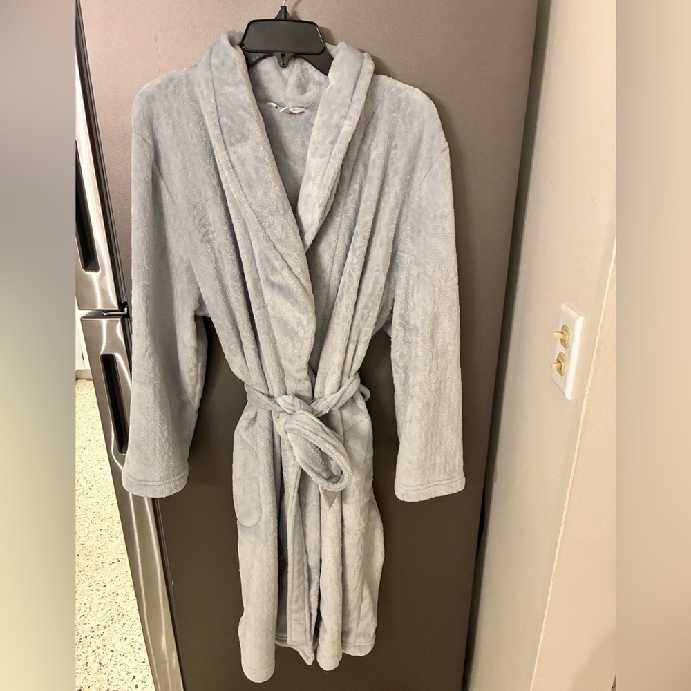 Cozy Coral Bay Soft Gray Plush Bathrobe Sz L